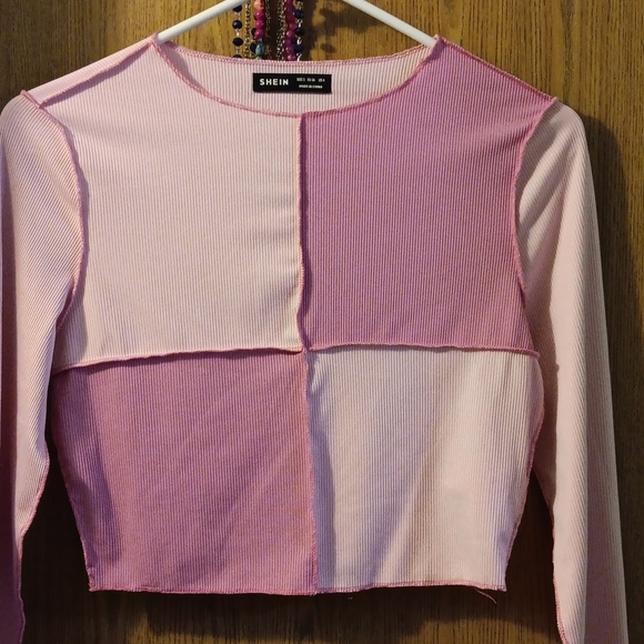 Cute pink top! - Picture 2 of 5